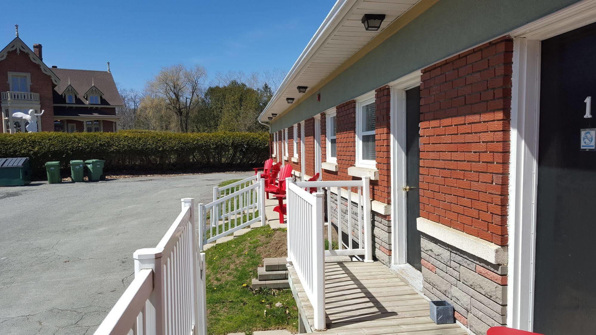 Motel Le Refuge Sherbrooke Dış mekan fotoğraf